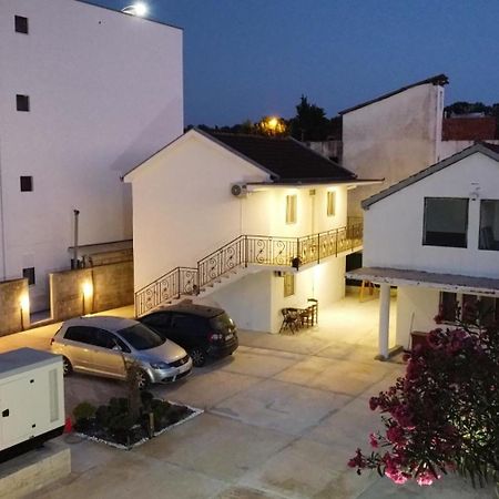 Отель Buzuku House Улцинь Экстерьер фото